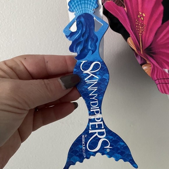 5/$25 Skinny Dippers Black Mowie Peppermint Bikini Swim Top Size Small NWT - Picture 7 of 9